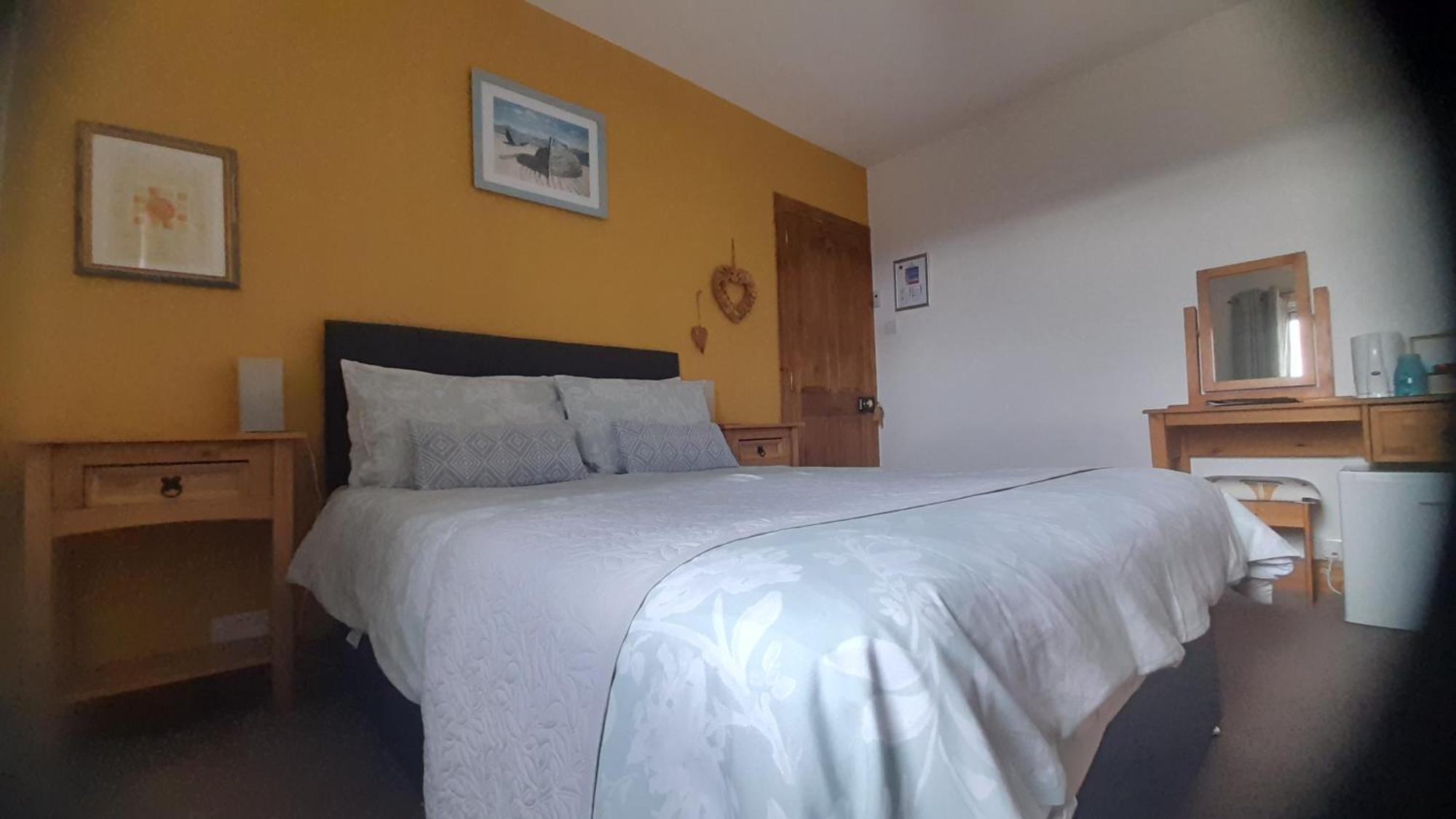 Lycia Rooms + インヴァネス エクステリア 写真